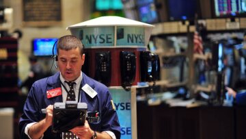 Στο πράσινο οι δείκτες με θεαματικά εβδομαδιαία κέρδη – Η Wall Street ελπίζει σε deal Η.Π.Α.-Κίνας