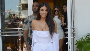 Η Καρντάσιαν σκέφτεται να κινηθεί νομικά εναντίον του Γουέστ μετά τις προσβλητικές αναρτήσεις - Θέλει να πάρει την αποκλειστική επιμέλεια των παιδιών τους