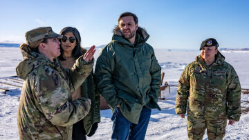 Γροιλανδία: Η διοικητής της αμερικανικής βάσης αποπέμφθηκε διότι εναντιώθηκε στην πολιτική της Ουάσινγκτον 