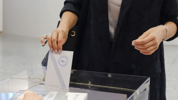 Δημοσκόπηση Marc: Όλοι υπέρ της άρσης μονιμότητας από την Ακροδεξιά έως το ΚΚΕ, ακόμα και οι ίδιοι οι δημόσιοι υπάλληλοι 