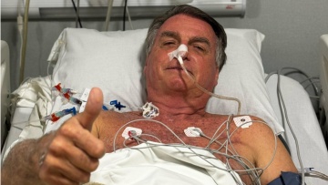 Στο χειρουργείο ξανά ο Μπολσονάρου μετά από πόνους στην κοιλιακή χώρα οπου είχε μαχαιρωθεί το 2018 