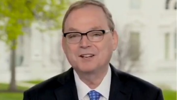 Δασμοί Τραμπ: «Σημαντική πρόοδο» στις διαπραγματεύσεις με ΕΕ βλέπει ο επικεφαλής του Εθνικού Οικονομικού Συμβουλίου των ΗΠΑ