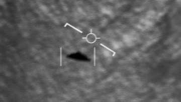 Οι θεωρίες συνωμοσίας για τα UFO, τα «μυστικά προγράμματα» των ΗΠΑ και οι αμφιλεγόμενοι πληροφοριοδότες