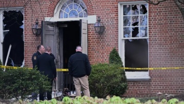 Συνελήφθη ύποπτος για εμπρησμό στην κατοικία του Δημοκρατικού κυβερνήτη της Πενσιλβάνια - Βίντεο 