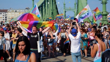 Ουγγαρία: Ετοιμάζεται να ψηφίσει συνταγματική τροπολογία για την απαγόρευση των εκδηλώσεων των ΛΟΑΤΚΙ+