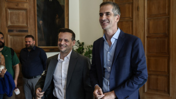 Καβγάς Δούκα με Μπακογιάννη για τα επεισόδια στα Εξάρχεια: «Παραδώσατε το λόφο Στρέφη σε έκνομους» - «Ψεύδεσαι»