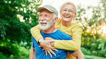 Οι 17 αλλαγές που μας γλιτώνουν από άνοια, εγκεφαλικό και κατάθλιψη – Δεν χρειάζεται να τις κάνουμε όλες!