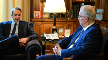 Μητσοτάκης: Σημαντική η πολιτική και οικονομική σταθερότητα σε περιόδους αναταραχών -  Τασούλας: Η οικονομία πρέπει να πάει καλά