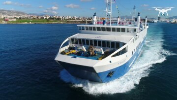 Μηχανική βλάβη σε πλοίο που θα πήγαινε από Πειραιά προς Αίγινα και Αγκίστρι, ταλαιπωρία για 628 επιβάτες 