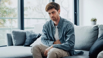 Πονούσε επίμονα επί μήνες, αλλά το αγνοούσε – Ήταν καρκίνος που τον νίκησε μέσα σε 10 εβδομάδες από τη διάγνωση