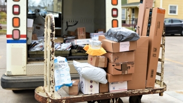 Δασμοί Τραμπ: Τα Ταχυδρομεία του Χονγκ Κονγκ αναστέλλουν τις αποστολές δεμάτων στις ΗΠΑ