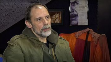 Ο Τζώνυ Θεοδωρίδης έχασε τη δικαστική μάχη για τα πνευματικά δικαιώματα από την «Λάμψη»