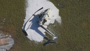 Αυστραλία: Ελικόπτερο συνετρίβη κάνοντας «βουτιά» από τα 220 μέτρα - Ελαφρά τραυματίες οι δύο επιβαίνοντες