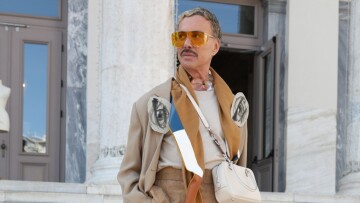 Λάκης Γαβαλάς από την Πάτμο: «Όλοι τραβάμε τον δικό μας Γολγοθά»