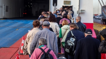 Έξοδος Πάσχα: Πάνω από 32.000 επιβάτες θα αναχωρήσουν αύριο από τα βασικά λιμάνια της Αττικής