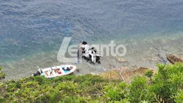 Σκοτώθηκε 27χρονη σε τροχαίο στη Φωκίδα - Το ΙΧ έπεσε σε γκρεμό, την απεγκλώβισαν πυροσβέστες με βάρκες