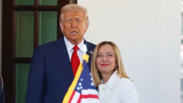 Ντόναλντ Τραμπ: Υποδέχθηκε τη Μελόνι στον Λευκό Οίκο – «Θα υπάρξει 100% συμφωνία με την ΕΕ για τους δασμούς»