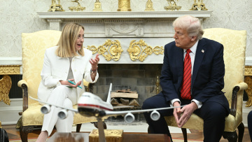 Μελόνι αλά Τραμπ από τον Λευκό Οίκο: Στόχος μου το «Make West Great Again»