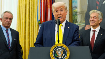 Τραμπ για τις εχθροπραξίες ανάμεσα σε Ινδία και Πακιστάν: «Ελπίζω να τελειώσουν γρήγορα» 