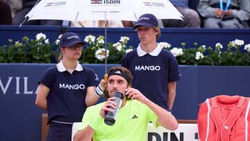 Τσιτσιπάς: Τραυματισμός στη μέση ο λόγος της αποχώρησης από τον προημιτελικό στο Barcelona Open