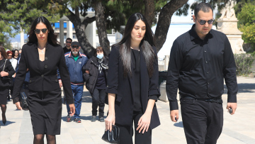 Το «καρφί» της Βατίδου: Σήμερα η οικογένεια ενώνεται, η απουσία σας πλήγωσε τη μνήμη του πατέρα σας