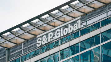 Standard & Poor’s: Γιατί αναβαθμίσαμε την Ελλάδα - Ποιες θα είναι οι επιπτώσεις των δασμών του Τραμπ