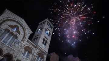 Με κατάνυξη γιορτάστηκε η Ανάσταση σε όλη την Ελλάδα - Δείτε την ακολουθία