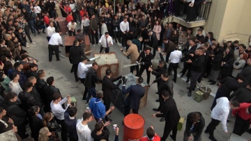 Ζάκυνθος: Έγινε η πρώτη Ανάσταση με το έθιμο του «σεισμού», δείτε βίντεο