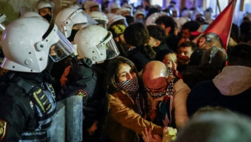 Βίντεο: Ένταση στην Κωνσταντινούπολη, απετράπη πορεία της αντιπολίτευσης υπέρ των Παλαιστινών