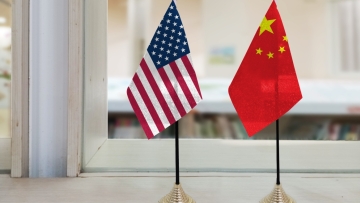 Εμπορικός πόλεμος: Η Κίνα μέμφεται χώρες που επιλέγουν τον «κατευνασμό» έναντι των ΗΠΑ