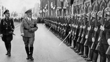 100 χρόνια από την ίδρυση των SS: Η ιστορία της οργάνωσης που έγινε η «μηχανή θανάτου» του Χίτλερ