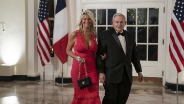 Ένοχη και η σύζυγος του Μπομπ Μενέντεζ για διαφθορά