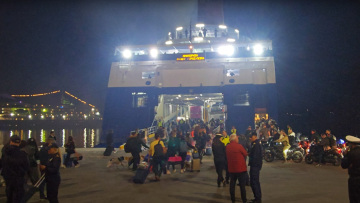 Έκτακτη δρομολόγηση του Blue Star Paros - 220 επιβάτες έβγαλαν εισιτήριο για Σύρο ενώ πήγαιναν Πειραιά