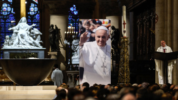 Εγκεφαλικό επεισόδιο και καρδιακή ανεπάρκεια η αιτία θανάτου του Πάπα Φραγκίσκου