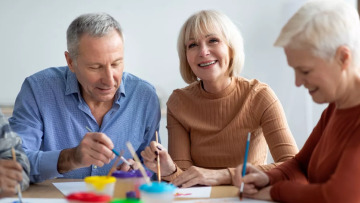 Οι δραστηριότητες που μειώνουν τον κίνδυνο άγχους και κατάθλιψης στους 60χρονους