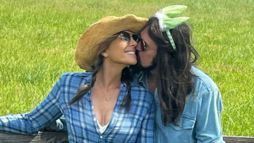 Ελίζαμπεθ Χάρλεϊ: Η γνωριμία με τον Μπίλι Ρέι Σάιρους και τα αρνητικά σχόλια μετά την επιβεβαίωση της σχέσης τους