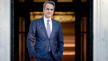 Κυριάκος Μητσοτάκης: Επιστροφή στη δράση με «μπαράζ» επισκέψεων στα υπουργεία - Νέοι και ελεύθεροι επαγγελματίες στα ραντάρ