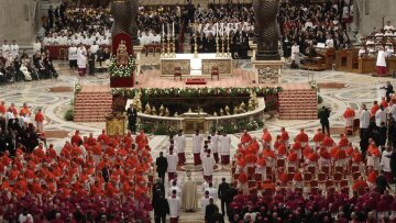 Ιταλικά ΜΜΕ: Το πρόβλημα που μπορεί να προκύψει με τη διαδικασία διαδοχής του Πάπα 