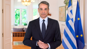 Κωδικός «μεσαία τάξη» σε δύο δόσεις - Η στόχευση του μερίσματος από το πλεόνασμα και το ραντεβού στη ΔΕΘ