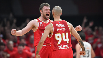 Με MVP τον Βεζένκοφ ο Ολυμπιακός 84-72 την Ρεάλ στο ΣΕΦ και δύο νίκες μακριά από το Final-4 - Βίντεο