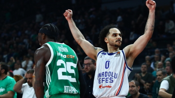 To τρίποντο - μαχαιριά του Λάρκιν που «σκότωσε» τον Παναθηναϊκό στο ΟΑΚΑ - Βίντεο 