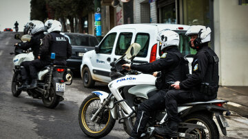 Πυροβόλησαν με καλάσνικοφ και σκότωσαν άνδρα έξω από διαγνωστικό κέντρο στο Χαλάνδρι – Διέφυγαν οι δράστες