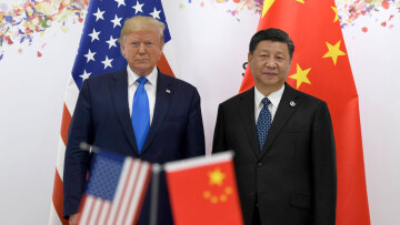 «Ο Τραμπ δείλιασε»: Η Κίνα αντιμετωπίζει με δυσπιστία το κλαδί ελιάς που έτεινε ο πρόεδρος των ΗΠΑ