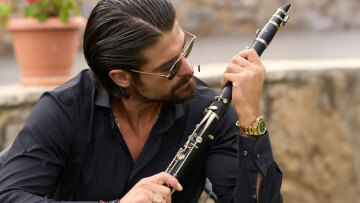 Ο Άρης Μουγκοπέτρος δεν μιλάει με τον φίλο του που του έδωσε την κροτίδα - «Είμαι συντετριμμένος, νόμιζα ήταν πυρσός» υποστήριξε ο άνδρας