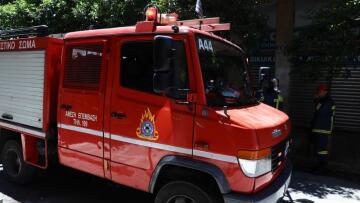 Υπό έλεγχο πυρκαγιά σε εγκαταλελειμμένο κτίριο στο Ολυμπιακό Χωριό