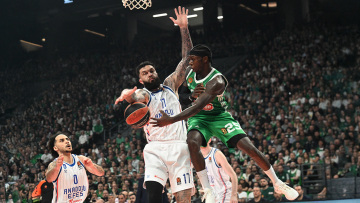 «Αυτοκτόνησε» ο Παναθηναϊκός, η Εφές τον νίκησε 79-76 στο ΟΑΚΑ και στο 1-1 η σειρά  