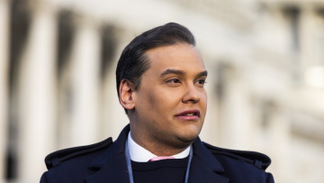 Ποινή φυλάκισης επτά ετών στον πρώην βουλευτή Τζορτζ Σάντος με το ψεύτικο βιογραφικό