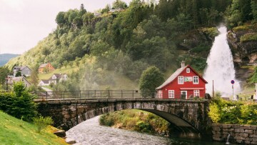 «Ταξίδεψα μόνη στη Νορβηγία και αυτή είναι η εμπειρία μου» -Ελληνίδα ηθοποιός περιγράφει μια δυνατή ταξιδιωτική στιγμή