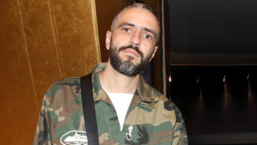 Το μουσικό φαινόμενο ΛΕΞ: Ποιος είναι ο Αλέξης από το Φάληρο που θεωρείται «G.Ο.Α.Τ. του ελληνικού χιπ χοπ»