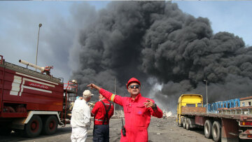 Τέσσερις νεκροί και εκατοντάδες τραυματίες από μεγάλη έκρηξη στην πόλη Μπαντάρ Αμπάς στο νότιο Ιράν - Βίντεο και φωτογραφίες